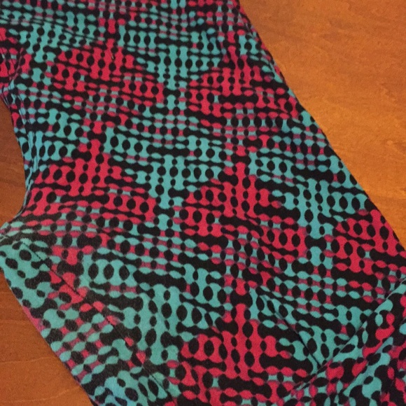 LuLaRoe OS Leggings - Picture 2 of 3